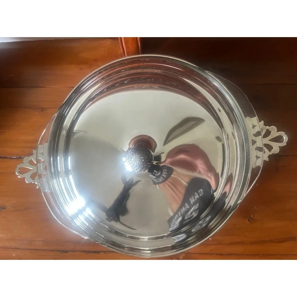 Vintage Reed and Barton, silver plated 2 QT Casserole Dish W/ PYREX glass insert